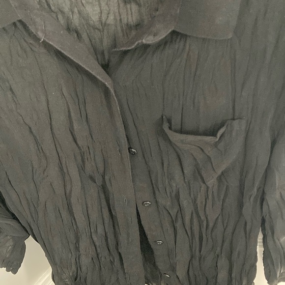 GUESS Black extra large beautiful blouse worn a couple of times. - Picture 4 of 5